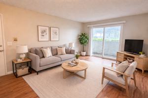 featured image of 5622 University Ave