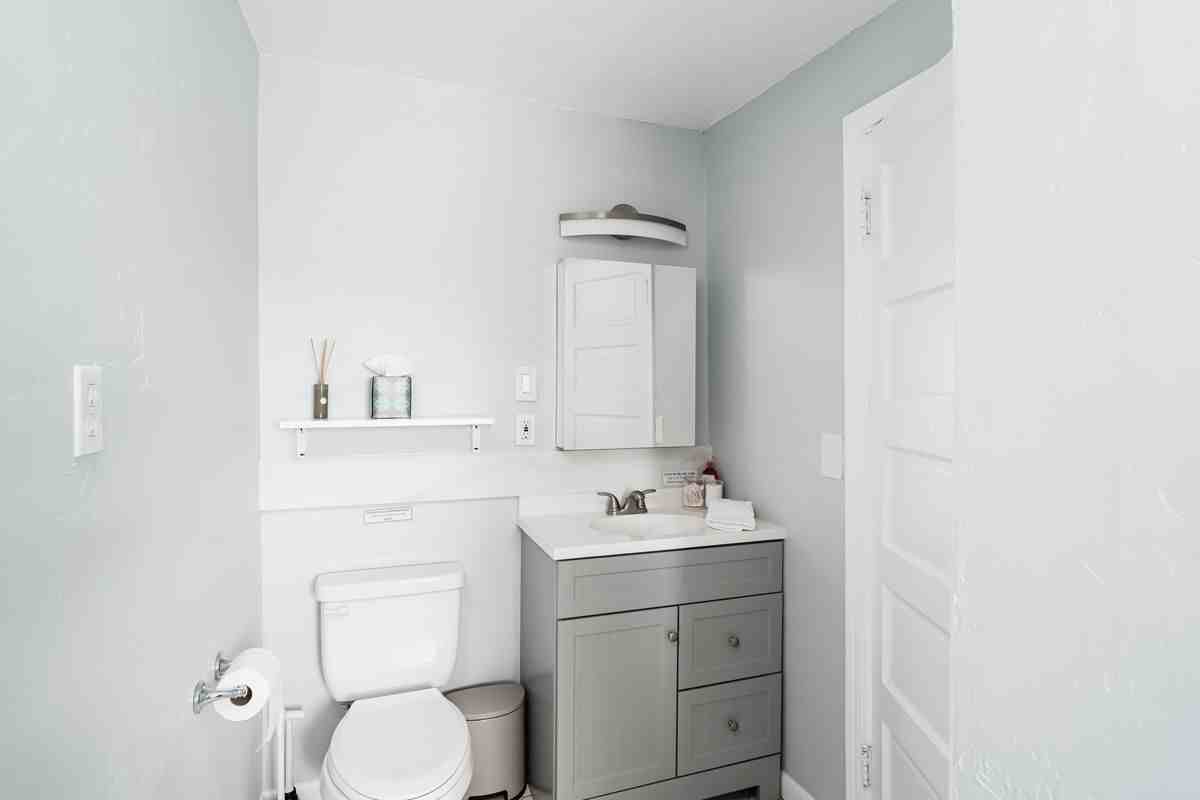 2454 Union St - Photo 7 of 17