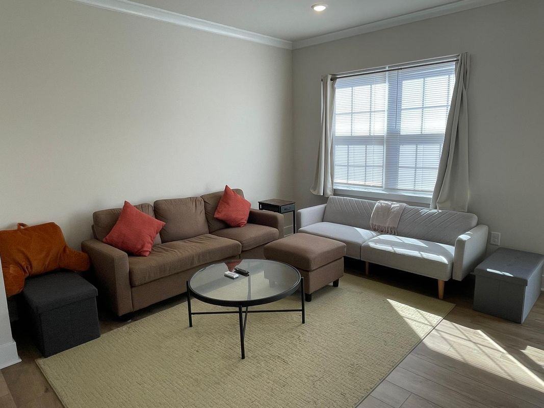 1235 Greylock Ln - Photo 5 of 42