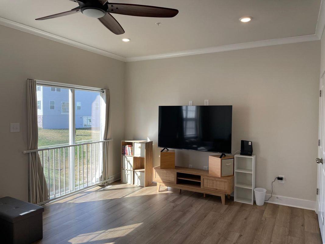 1235 Greylock Ln - Photo 6 of 42