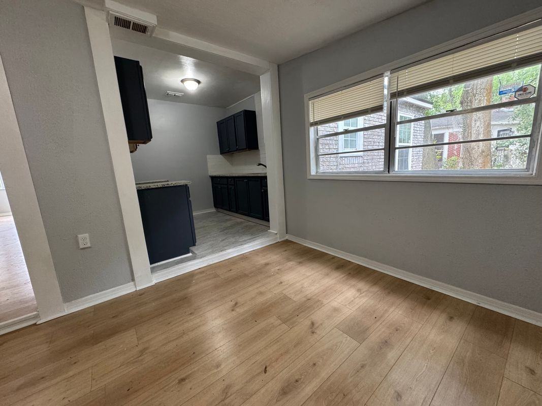 8016 Lexington Dr - Photo 4 of 11