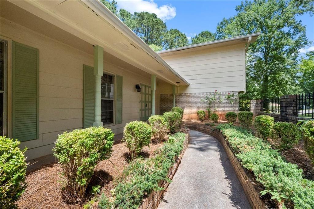 4000 Pinehurst Pl - Photo 2 of 38