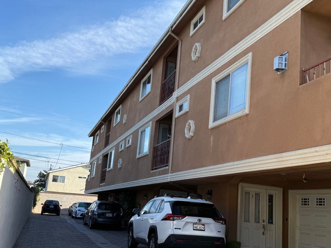 1559 W 207th St ##2 - Photo 2 of 3