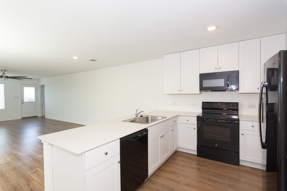 544 Rancho Del Cielo Loop - Photo 5 of 39