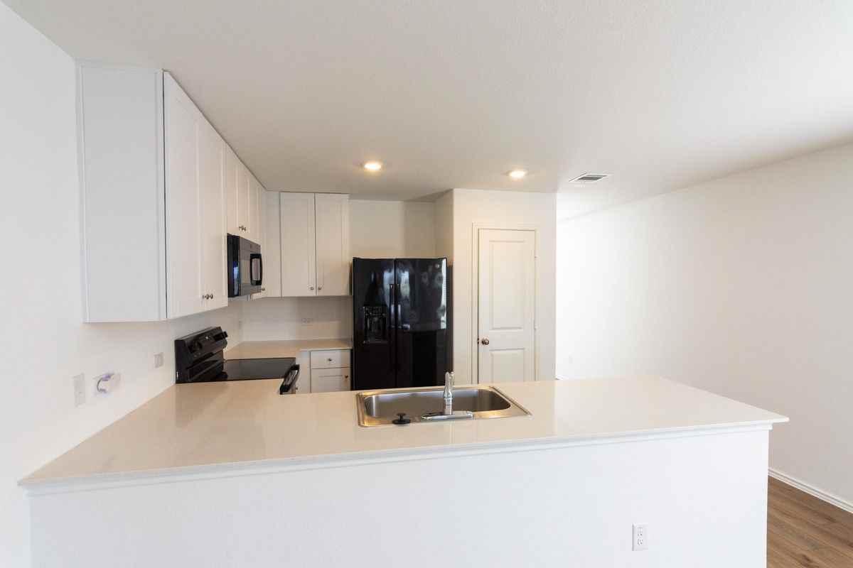 544 Rancho Del Cielo Loop - Photo 7 of 39