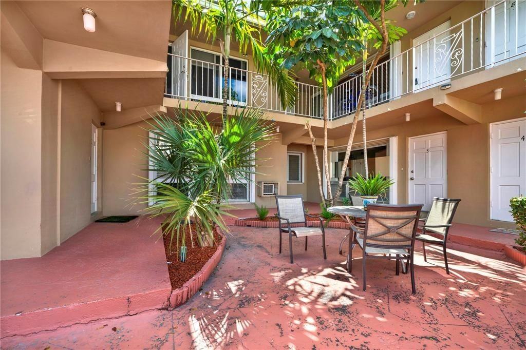 2864 Ne 32nd St ##7 - Photo 2 of 29