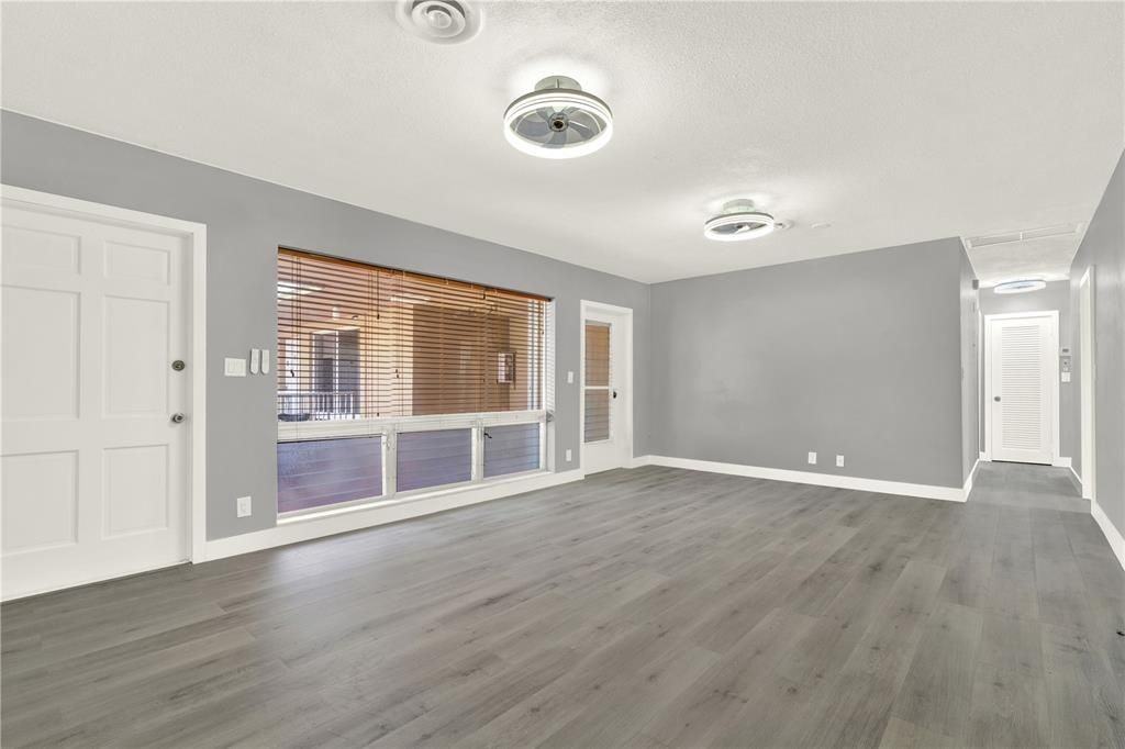 2864 Ne 32nd St ##7 - Photo 3 of 29