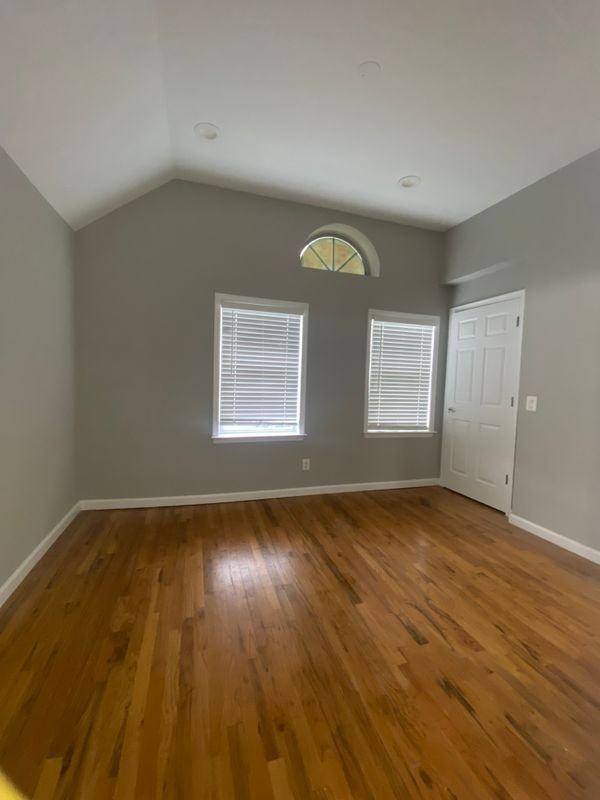 563 Winter St - Photo 5 of 7