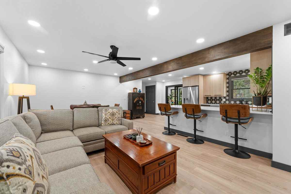 118 Combs Dr - Photo 5 of 48