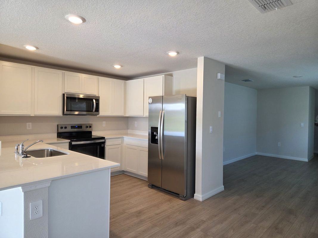 10012 Caddo Dr - Photo 4 of 33