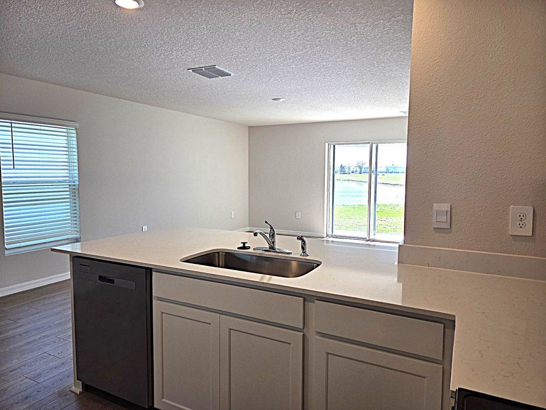 10012 Caddo Dr - Photo 5 of 33