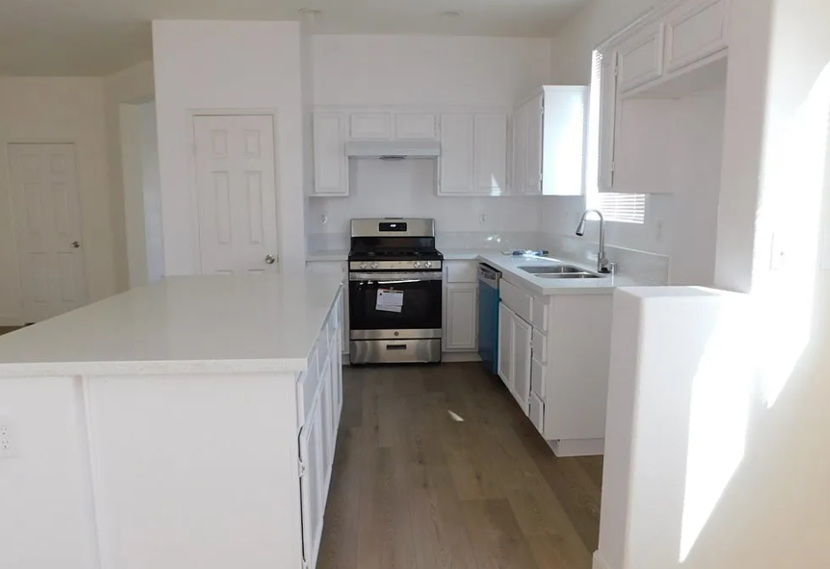 11765 Winewood Rd - Photo 3 of 4