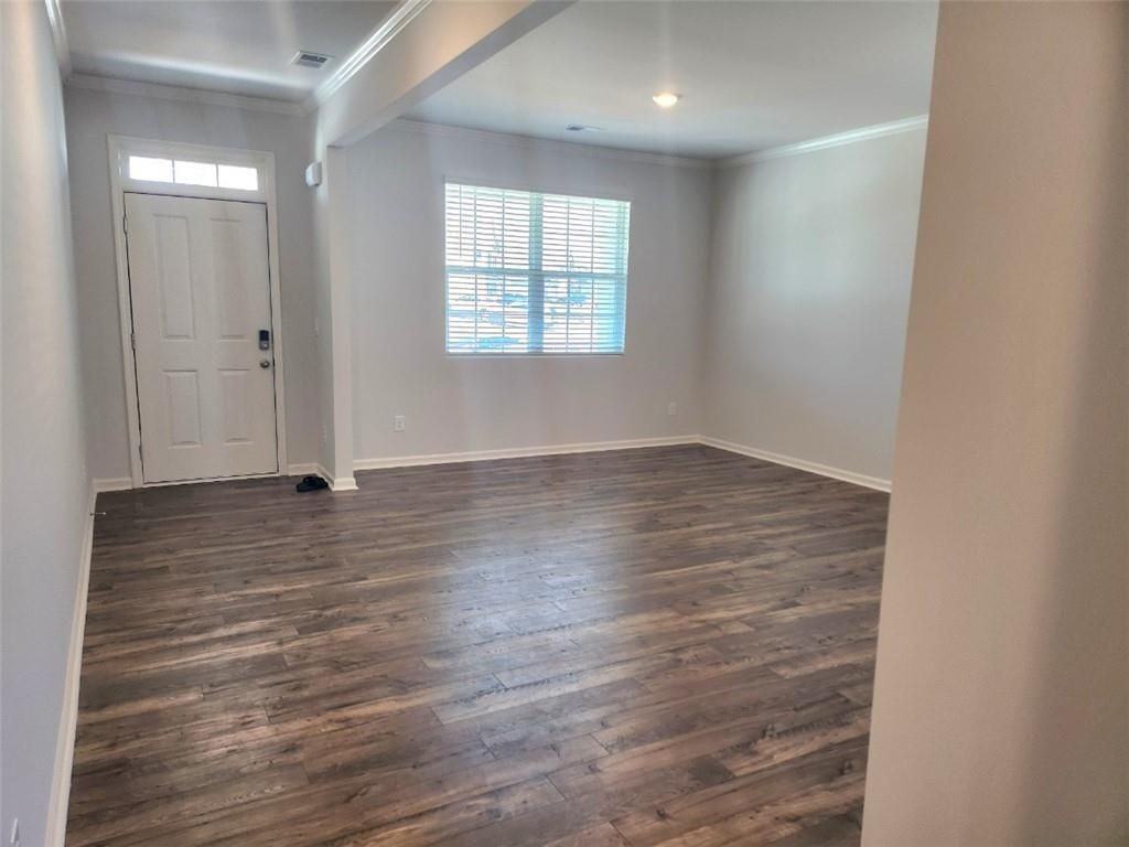 710 Brookfield Dr - Photo 2 of 13