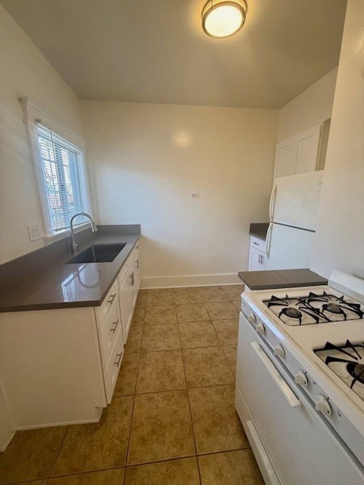 1819 E. 4th St. - Photo 3 of 12