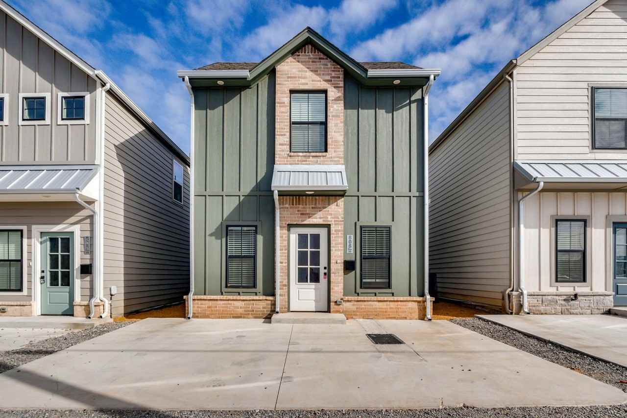 606 W 2nd St #110 - Photo 2 of 35