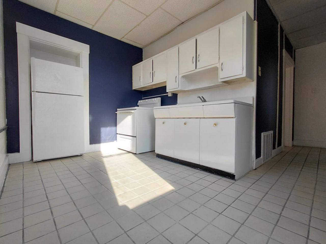 512 1/2 S 7th St - Photo 6 of 10