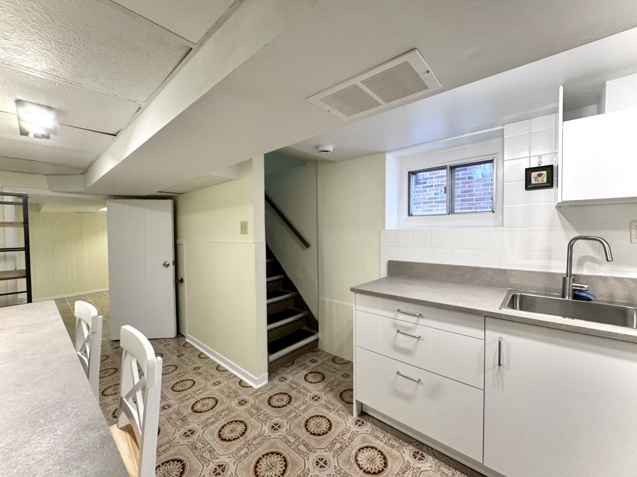 154 Delaware Ave - Photo 2 of 14