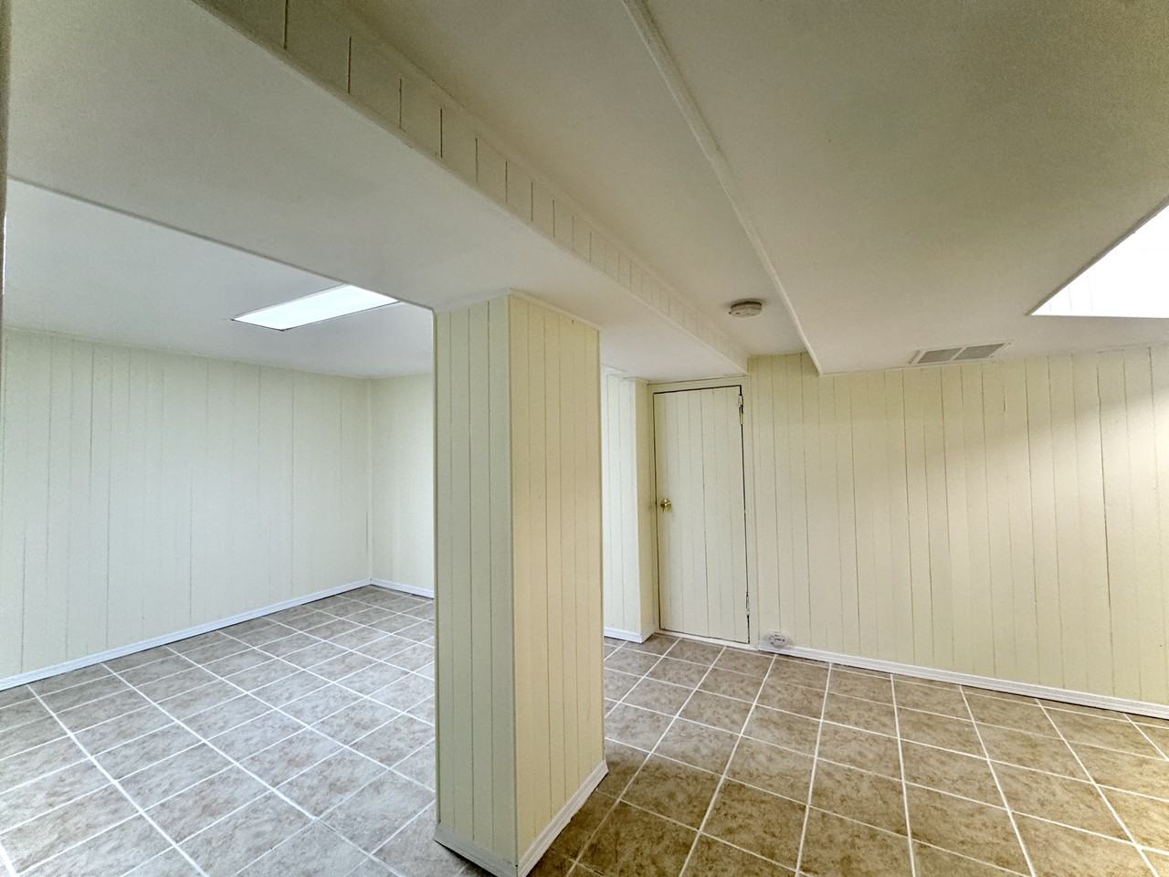 154 Delaware Ave - Photo 4 of 14