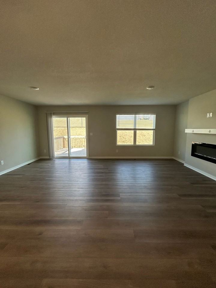 12660 S 204th Ave - Photo 3 of 49