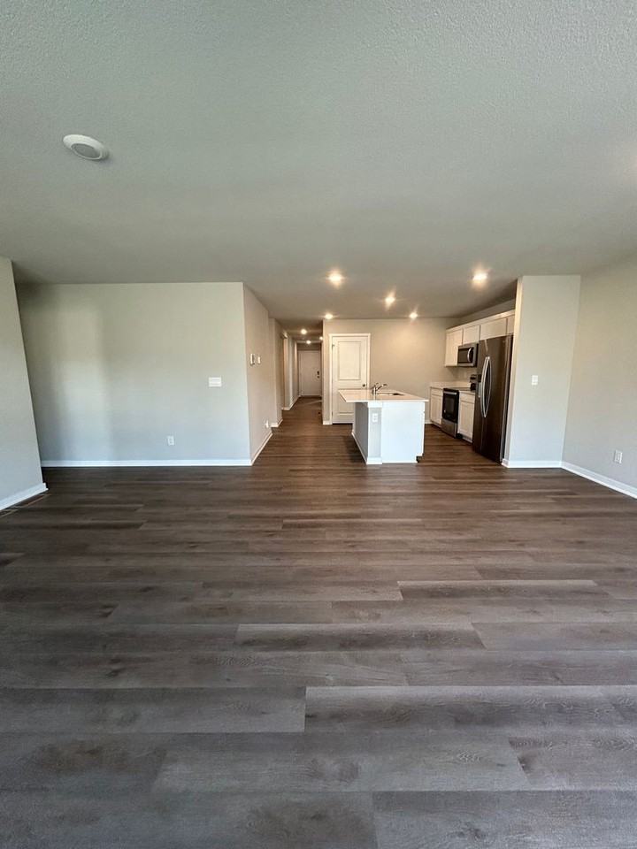 12660 S 204th Ave - Photo 4 of 49