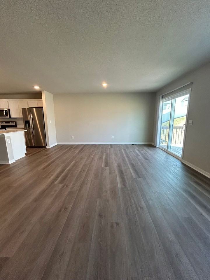 12660 S 204th Ave - Photo 5 of 49