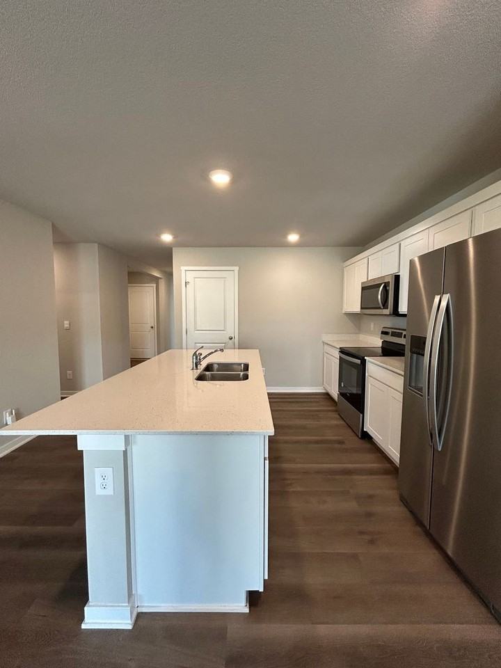 12660 S 204th Ave - Photo 7 of 49