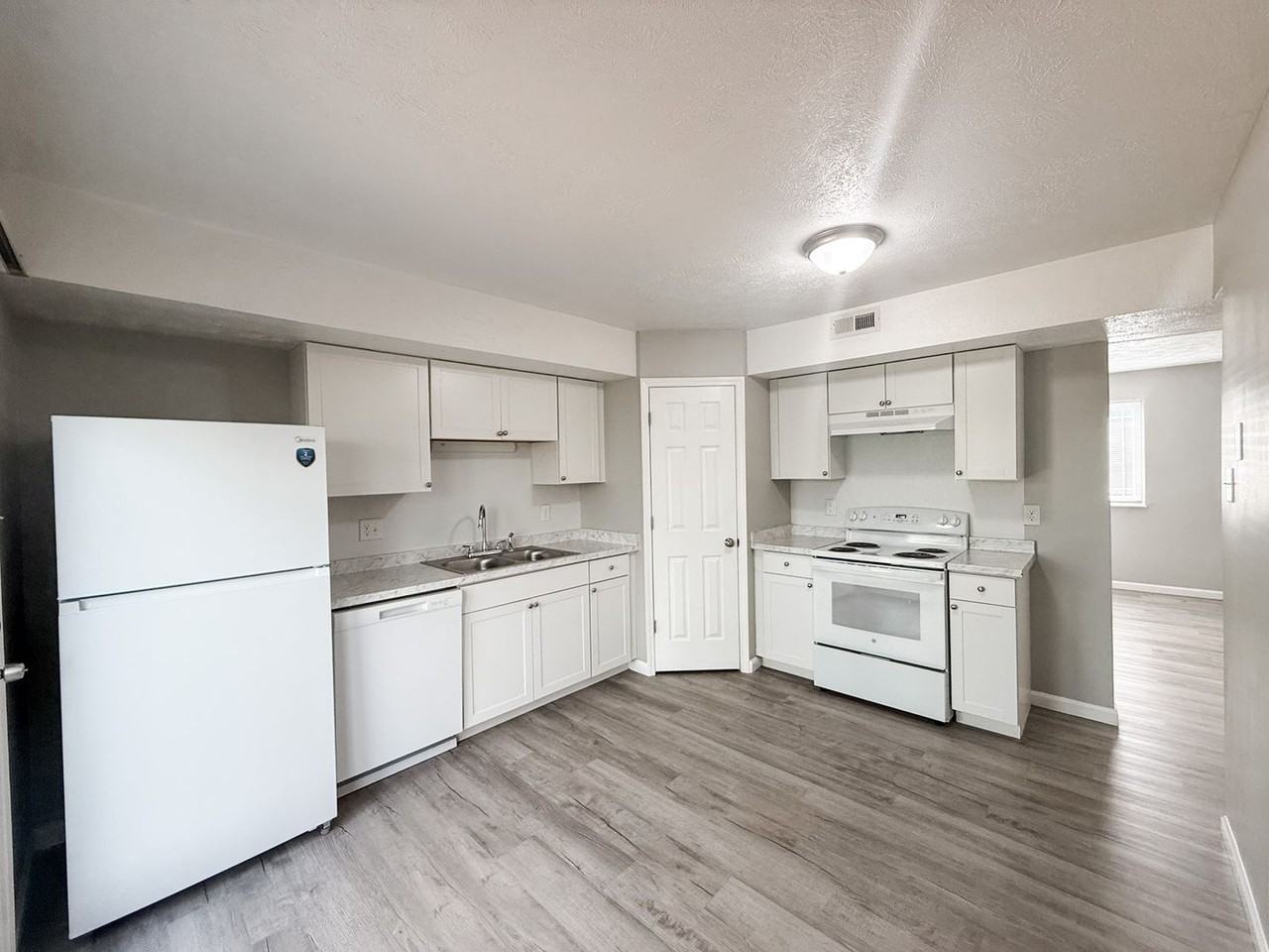 Bridalwood Townhomes - Photo 7 of 35