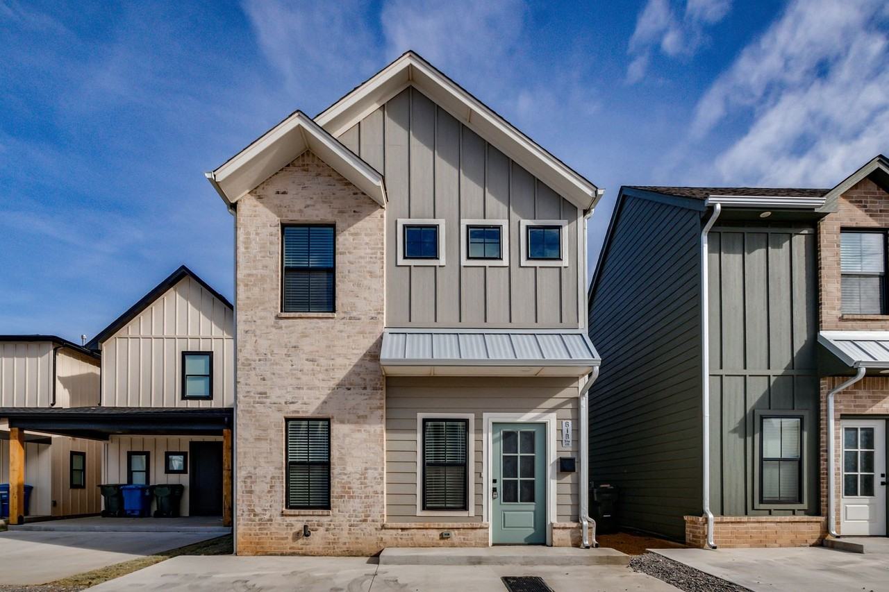 618 W 2nd St #110 - Photo 2 of 36