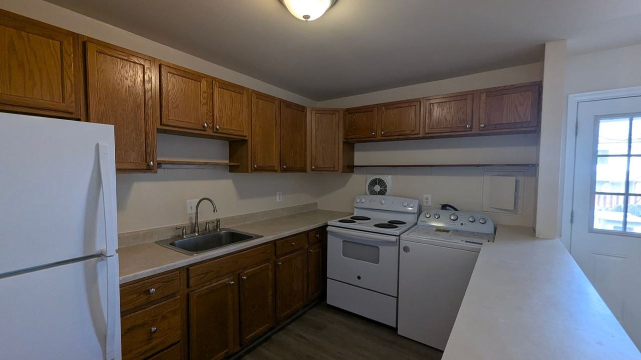 9819 Town Ln - Photo 6 of 23