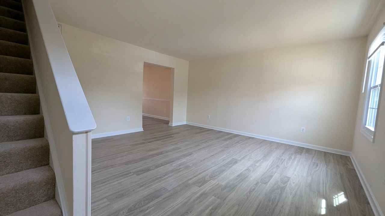 9819 Town Ln - Photo 4 of 23