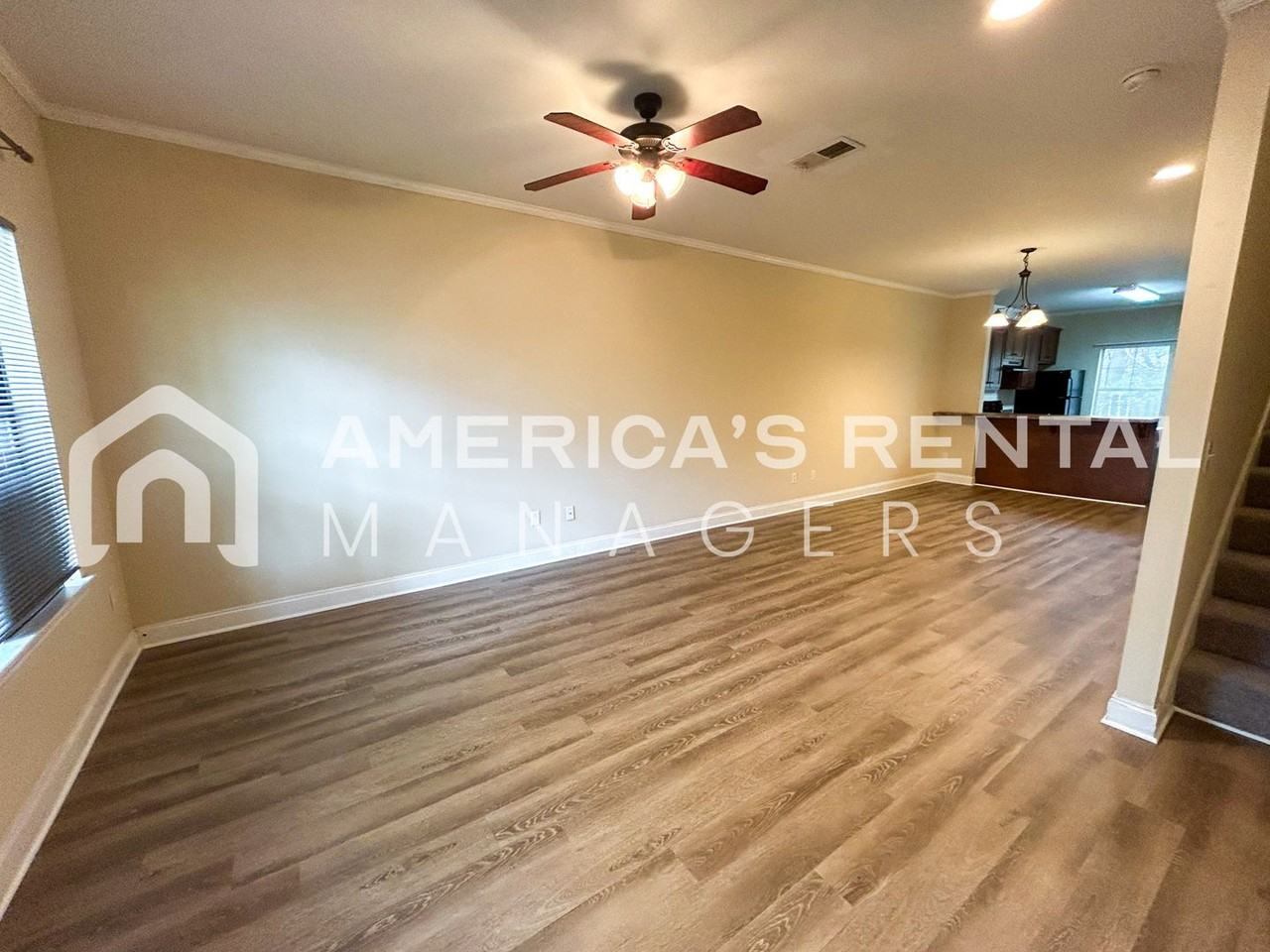 1915 6th Ave - Photo 3 of 29