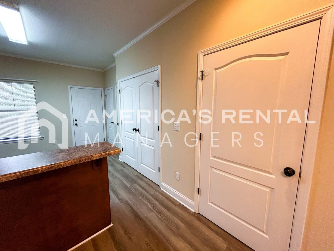 1915 6th Ave - Photo 7 of 29