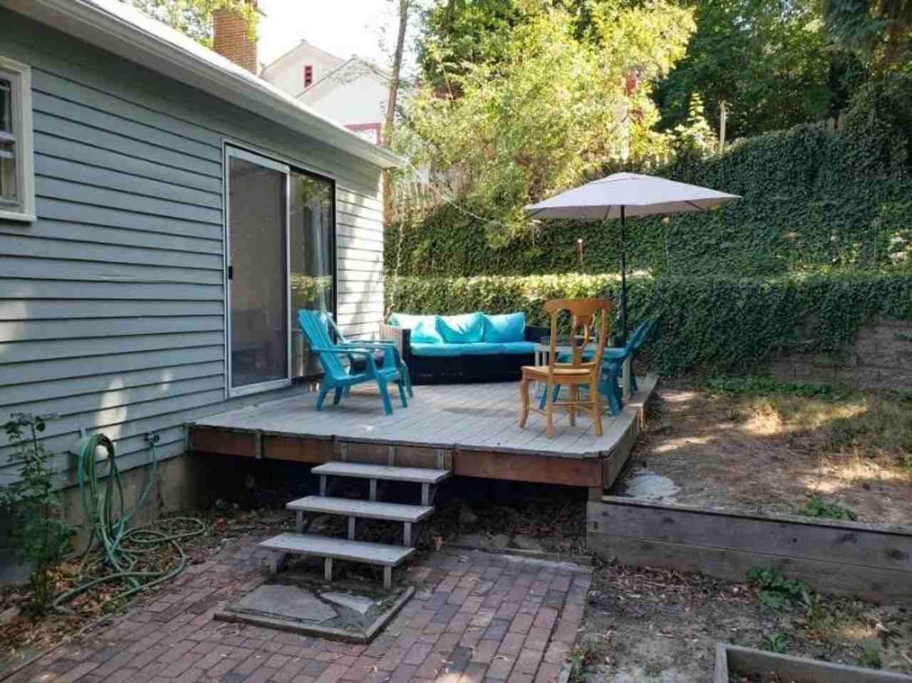 1005 Ne D St - Photo 2 of 24