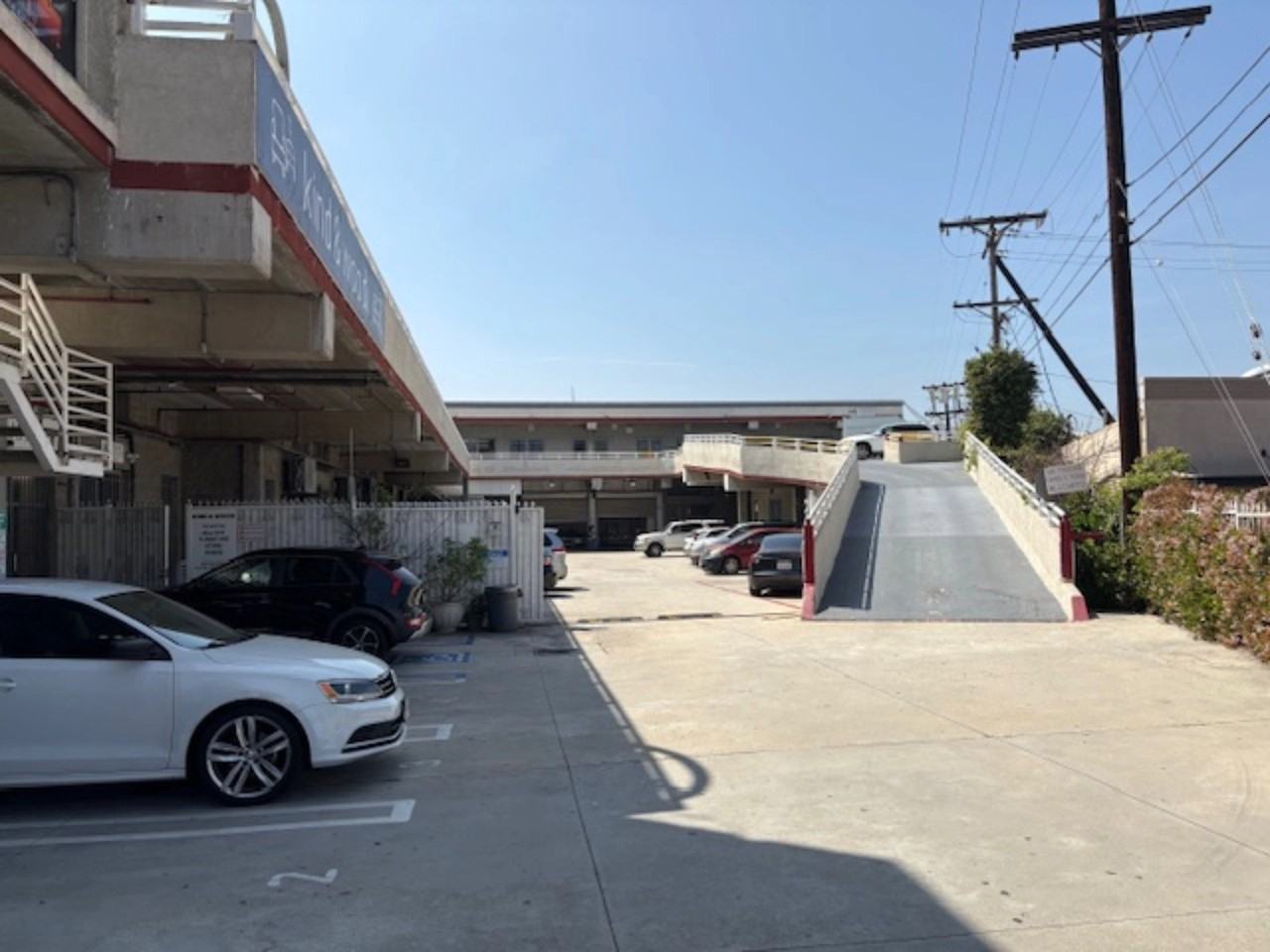 4551 San Fernando Road - Photo 4 of 18