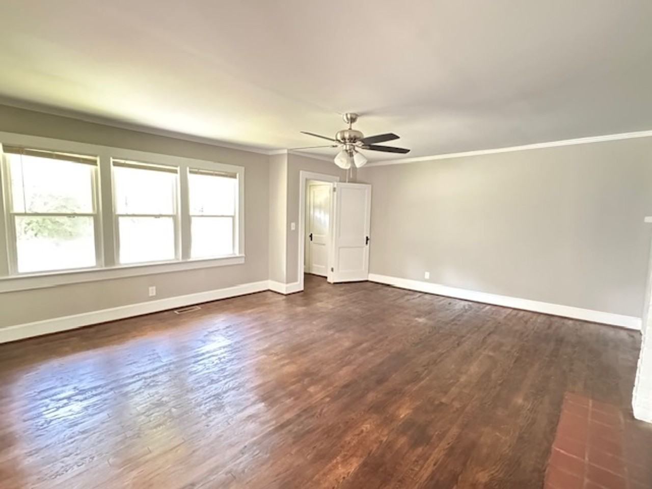 505 E 5th St - Photo 7 of 27