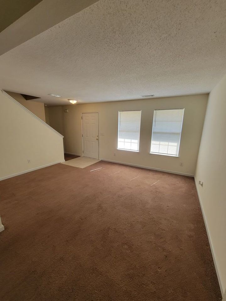 1106 Saint Phillips Ct - Photo 2 of 16