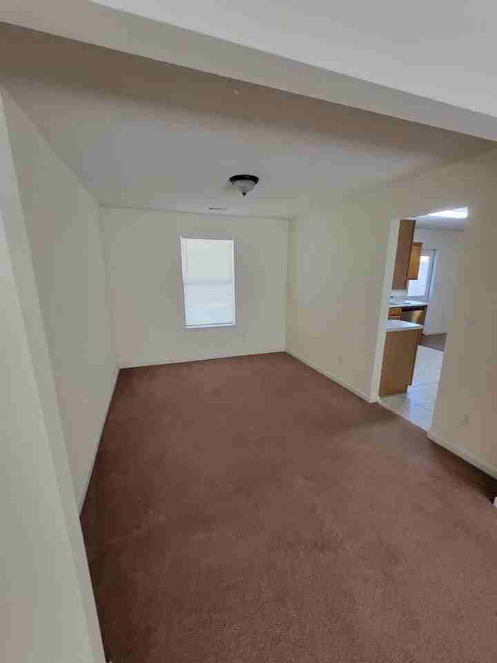 1106 Saint Phillips Ct - Photo 3 of 16