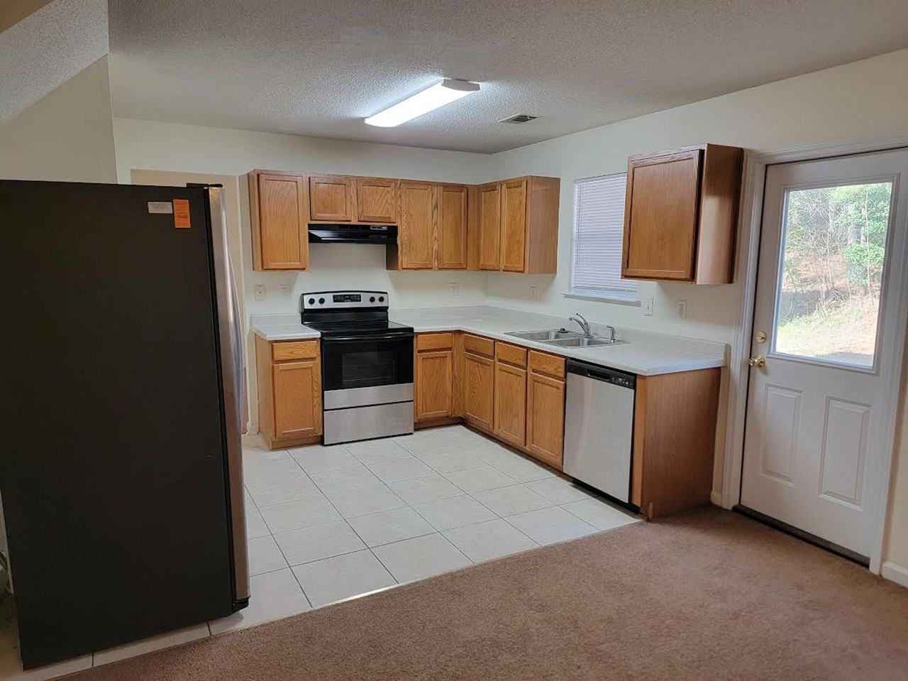 1106 Saint Phillips Ct - Photo 5 of 16