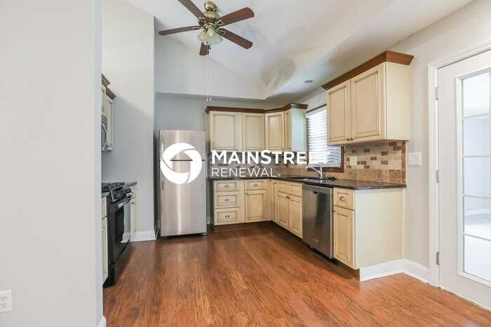 7102 N Baltimore Ave - Photo 6 of 17