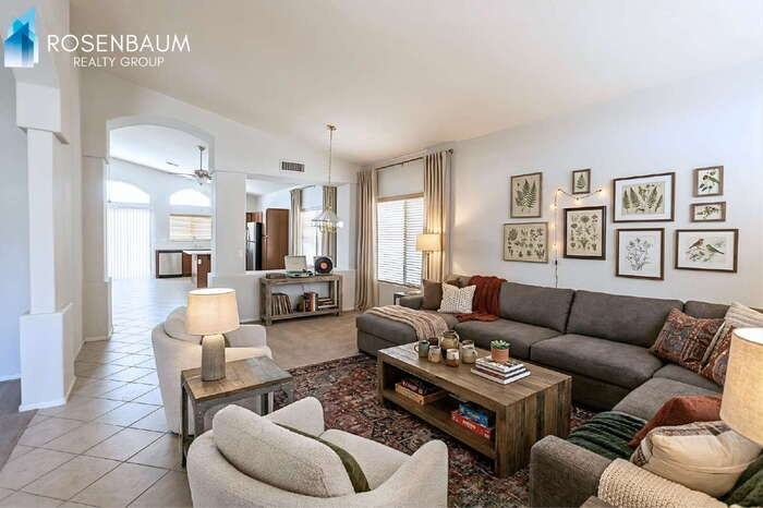 1107 W Whitten St - Photo 4 of 14