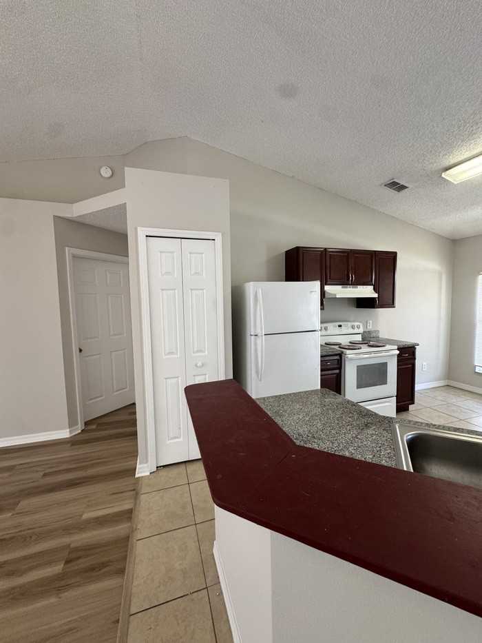 81 S Courtland Blvd - Photo 7 of 11