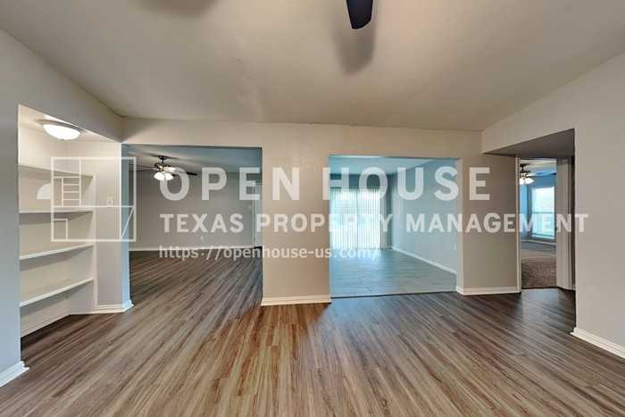 2049 Cologne Dr - Photo 4 of 23