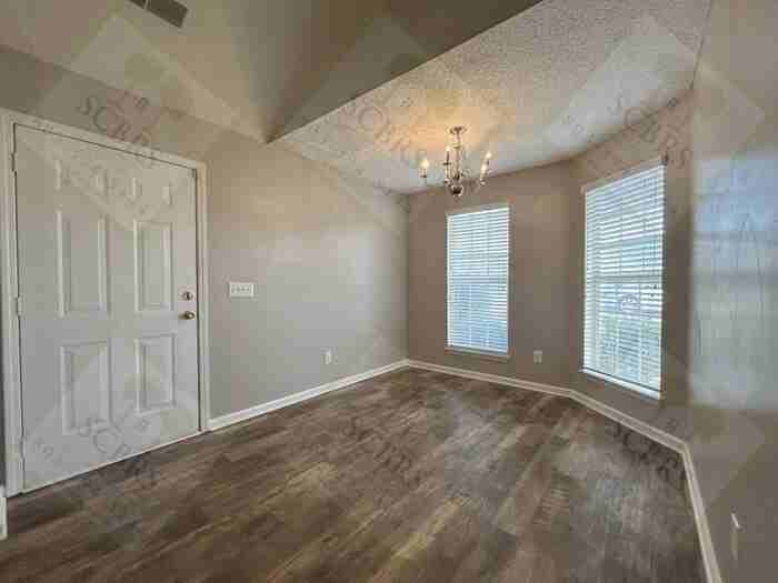 352 White Gables Dr - Photo 5 of 11