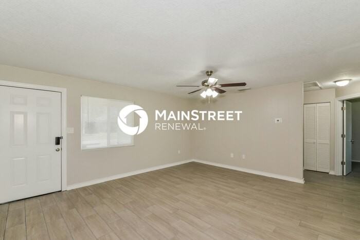 511 Fletcher St - Photo 4 of 15