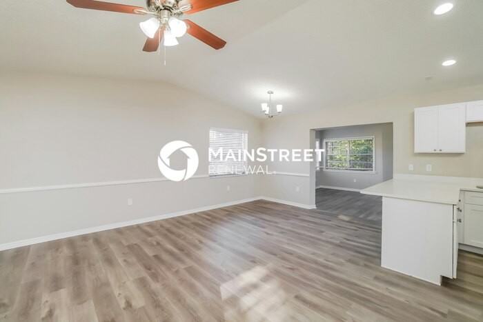 11431 Stoneybrook Path - Photo 4 of 15