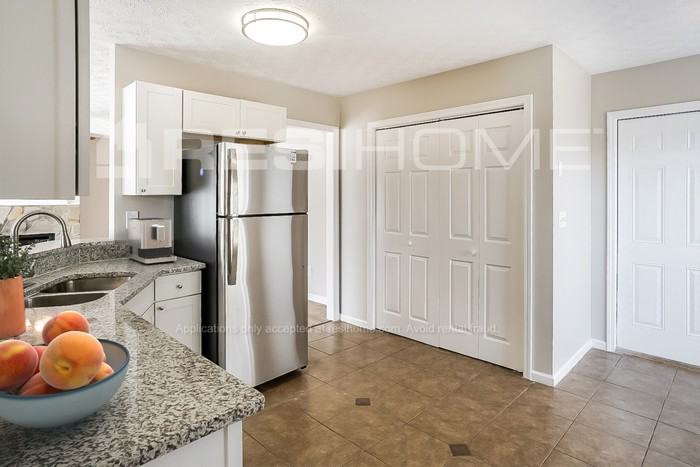 2899 Bottle Brush Dr - Photo 4 of 19