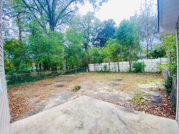 208 S Cromwell St #F - Photo 3 of 13