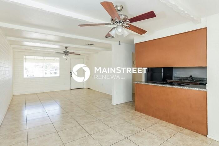 7132 W Glenrosa Ave - Photo 3 of 16