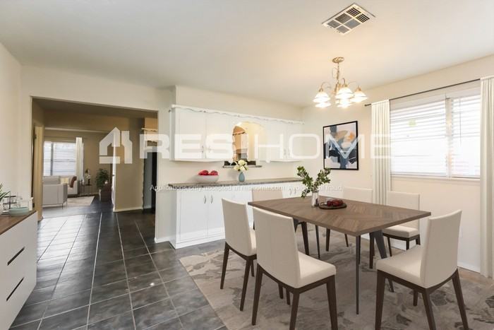 4721 Leslie Dr - Photo 4 of 18