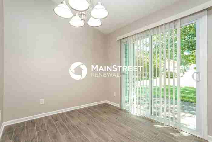 2729 Maple Grove Dr - Photo 4 of 16